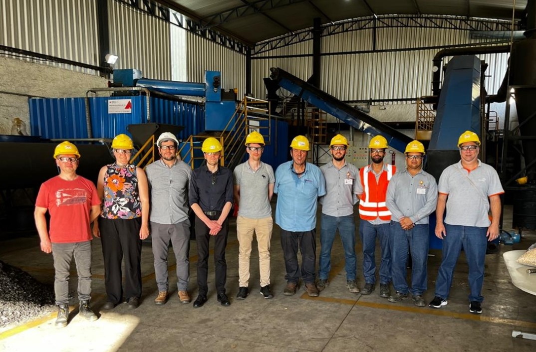 Visita dos pesquisadores da ArcelorMittal Maizières (França) ao Protótipo do Reator de Pirólise LZ®